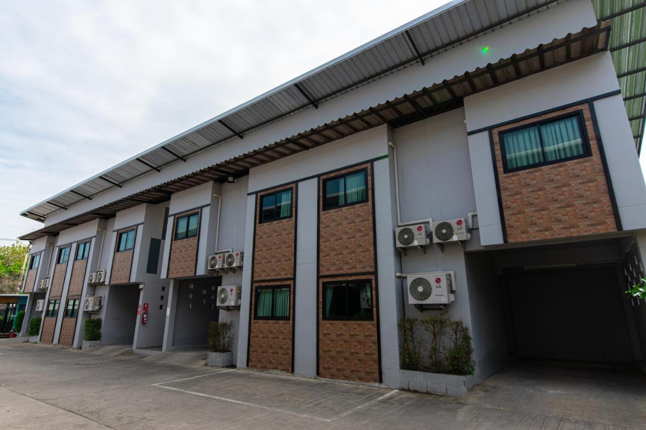Matini Klong1 Hotel Rangsit Exterior foto