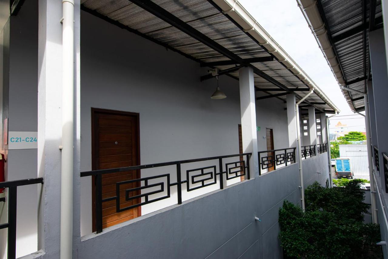 Matini Klong1 Hotel Rangsit Exterior foto